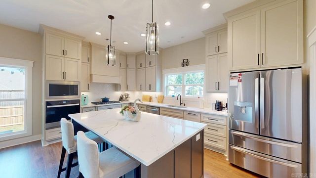 1460 Ronnie Weaver Drive, Conway, AR 72034
