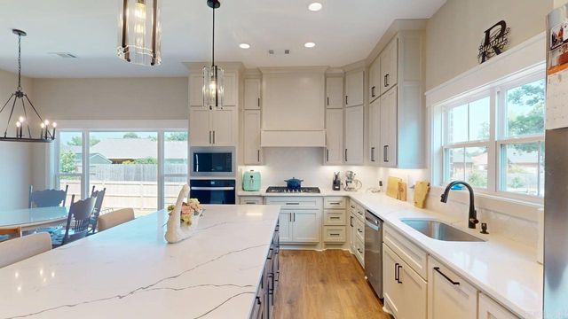 1460 Ronnie Weaver Drive, Conway, AR 72034