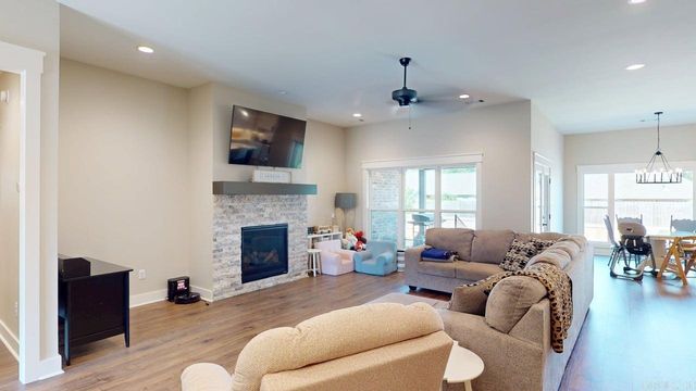 1460 Ronnie Weaver Drive, Conway, AR 72034