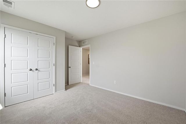 1433 S 4th Street E, Louisburg, KS 66053