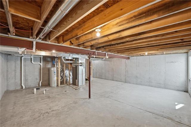 1433 S 4th Street E, Louisburg, KS 66053