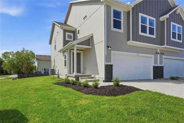 1433 S 4th Street E, Louisburg, KS 66053