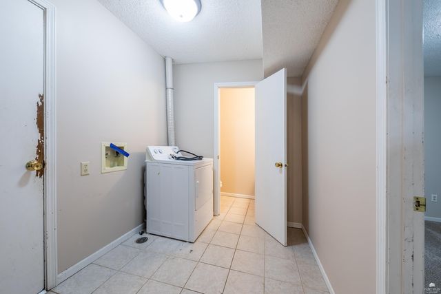 1824 Plymouth Road, Manhattan, KS 66503