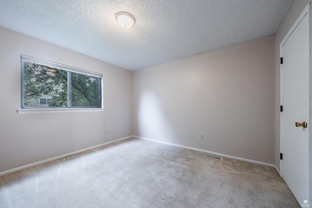 1824 Plymouth Road, Manhattan, KS 66503