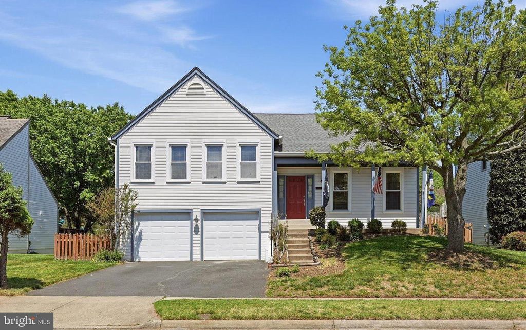 13704 SPRINGHAVEN DR, Chantilly, VA 20151