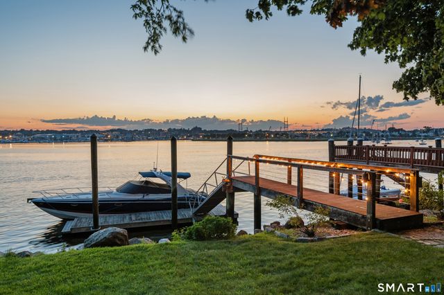 4 Seaside Place, Norwalk, CT 06855