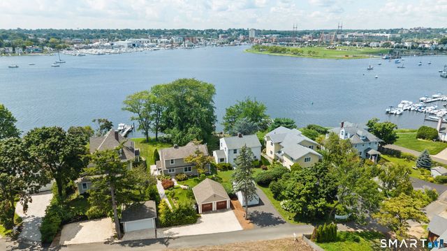 4 Seaside Place, Norwalk, CT 06855