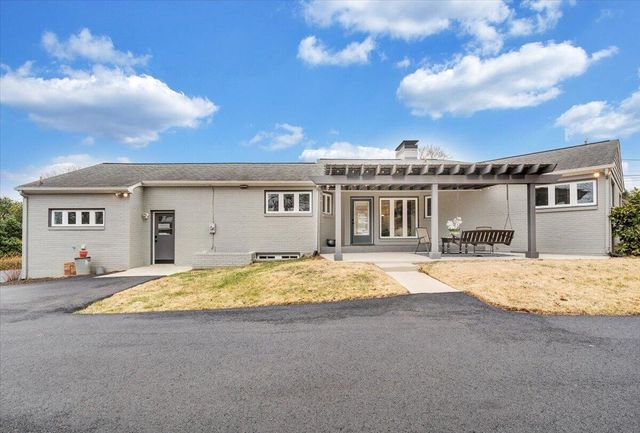 3531 Winding Way RD, Roanoke, VA 24015