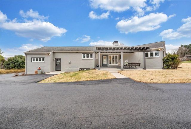 3531 Winding Way RD, Roanoke, VA 24015