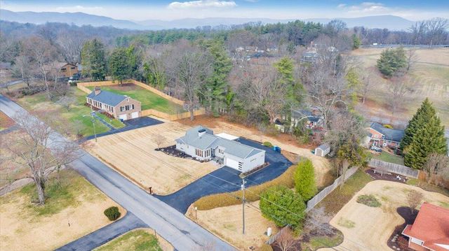 3531 Winding Way RD, Roanoke, VA 24015