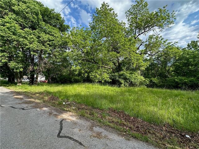 3306 E 80th Street, Kansas City, MO 64132