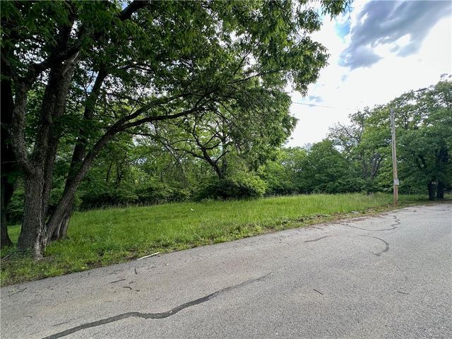 3306 E 80th Street, Kansas City, MO 64132