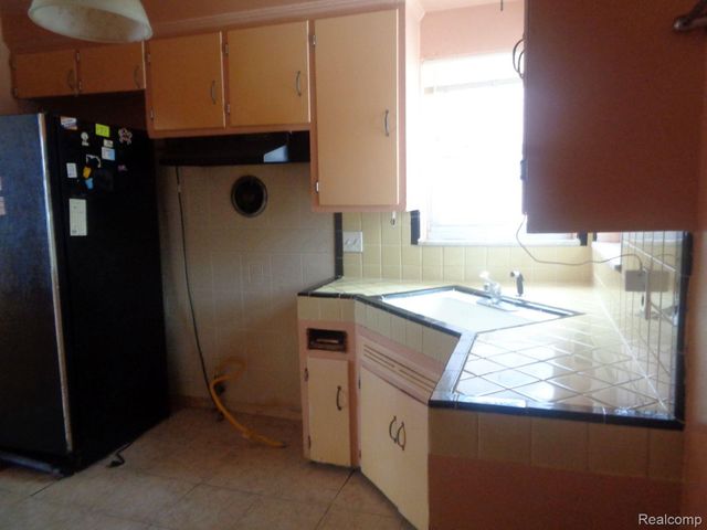 19695 Riverview Street, Detroit, MI 48219