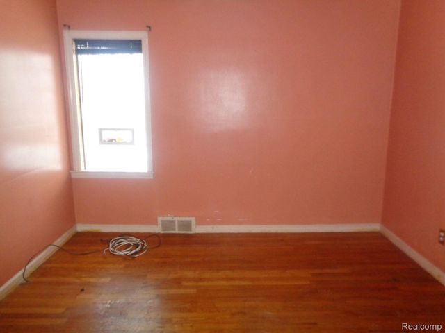 19695 Riverview Street, Detroit, MI 48219