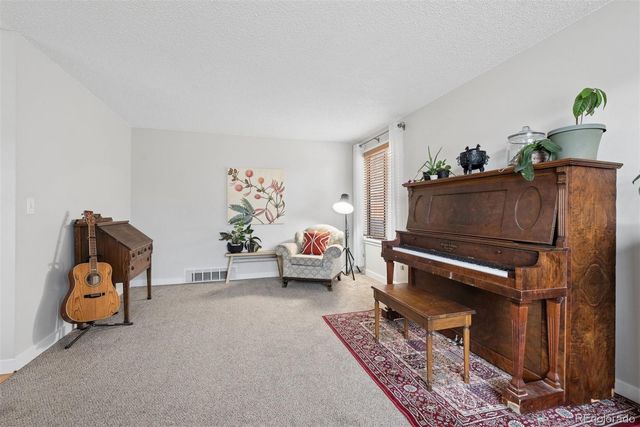 8015 W Calhoun Place, Littleton, CO 80123