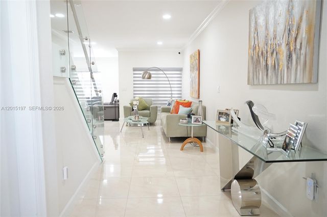 10913 NW 67th St, Doral, FL 33178