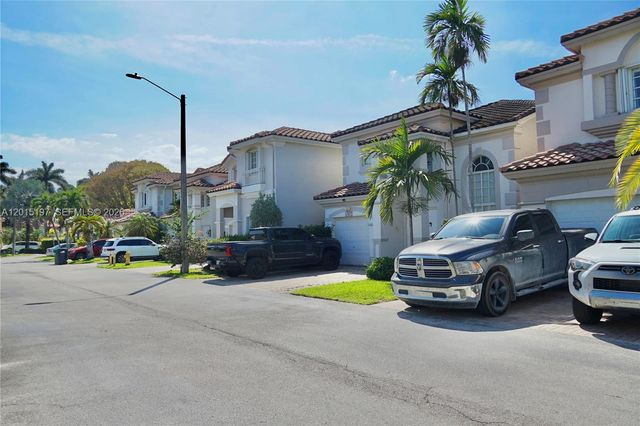 10913 NW 67th St, Doral, FL 33178