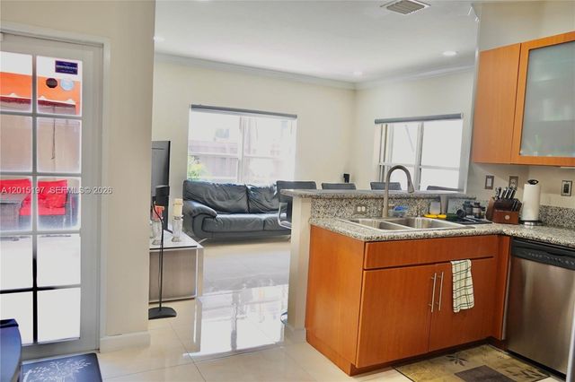10913 NW 67th St, Doral, FL 33178