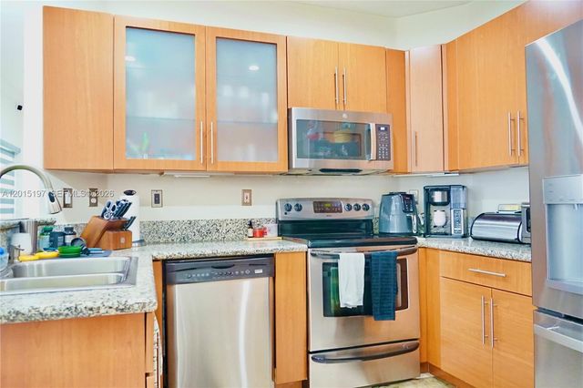 10913 NW 67th St, Doral, FL 33178
