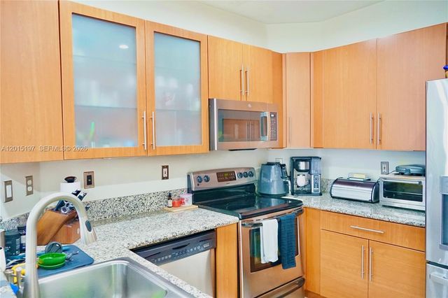 10913 NW 67th St, Doral, FL 33178