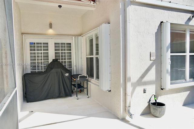 10913 NW 67th St, Doral, FL 33178