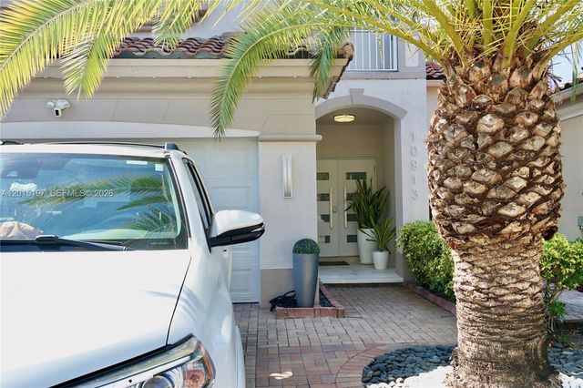 10913 NW 67th St, Doral, FL 33178