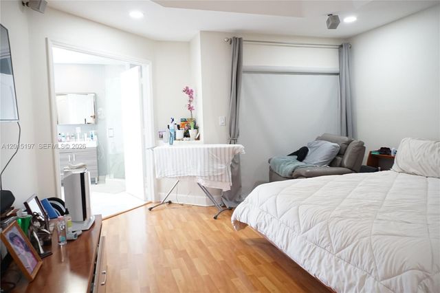 10913 NW 67th St, Doral, FL 33178