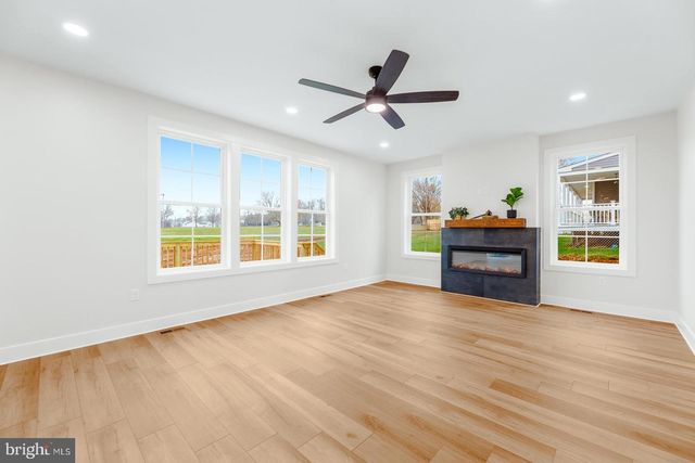 866 HULMEVILLE RD, Langhorne, PA 19047