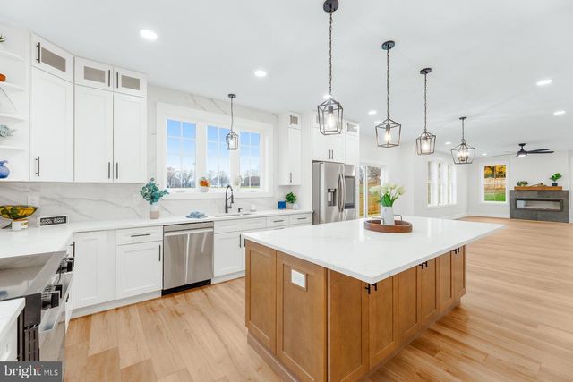 866 HULMEVILLE RD, Langhorne, PA 19047