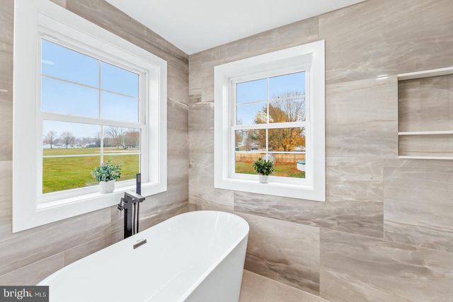 866 HULMEVILLE RD, Langhorne, PA 19047