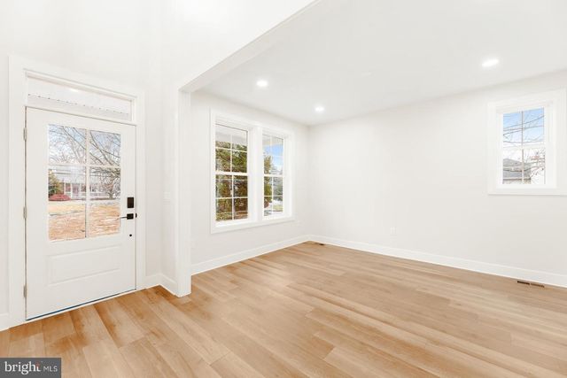 866 HULMEVILLE RD, Langhorne, PA 19047