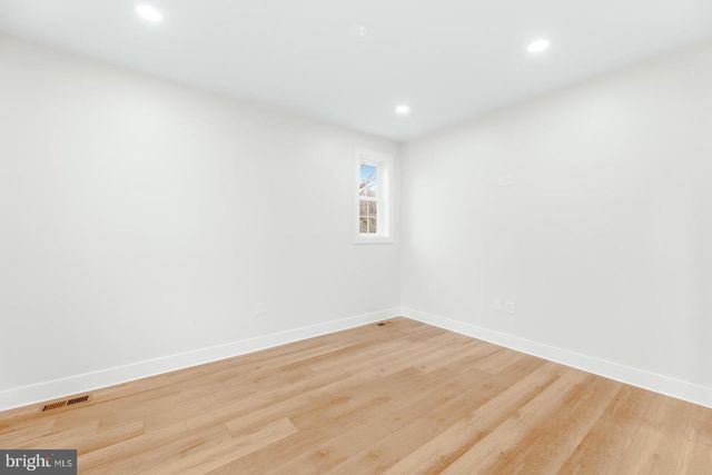 866 HULMEVILLE RD, Langhorne, PA 19047