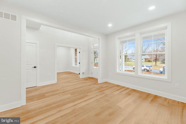 866 HULMEVILLE RD, Langhorne, PA 19047