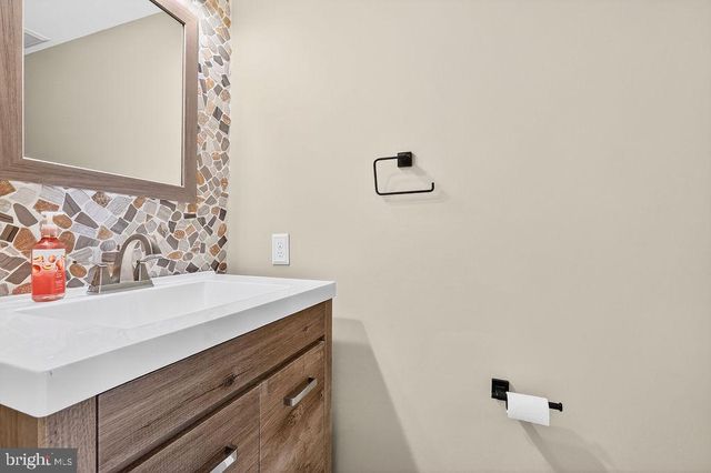 18515 EAGLES ROOST DR, Germantown, MD 20874