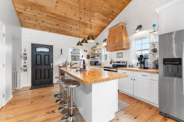 1131 Sanctuary Shores Way, Sevierville, TN 37876