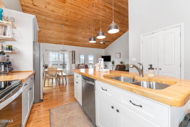 1131 Sanctuary Shores Way, Sevierville, TN 37876