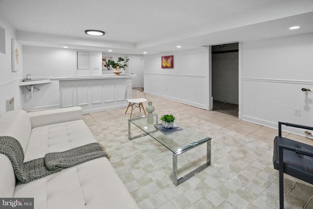 207 HAWAII AVE NE, Washington, DC 20011