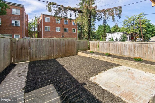 207 HAWAII AVE NE, Washington, DC 20011