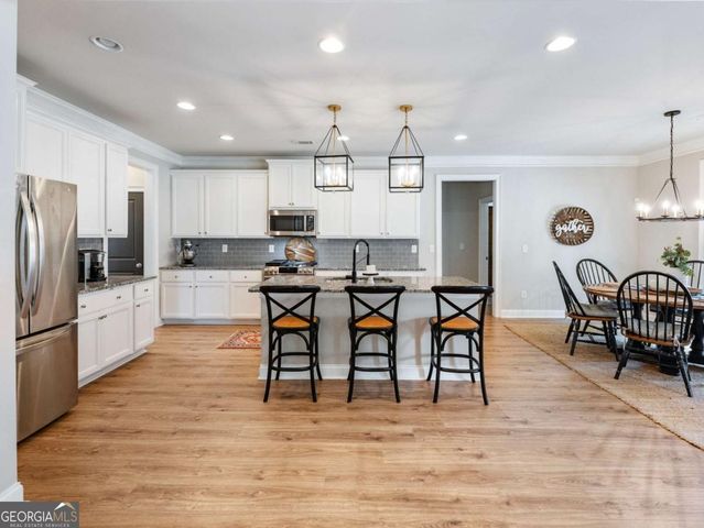 92 Hawthorn Way, Hoschton, GA 30548