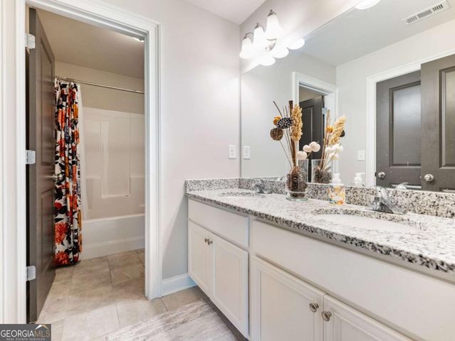 92 Hawthorn Way, Hoschton, GA 30548