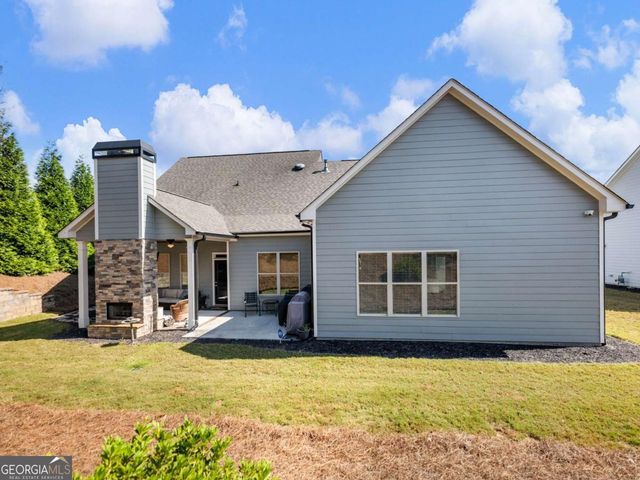 92 Hawthorn Way, Hoschton, GA 30548