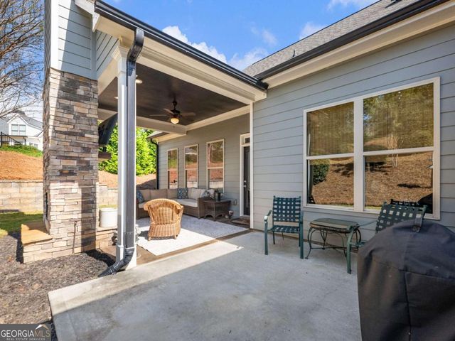 92 Hawthorn Way, Hoschton, GA 30548