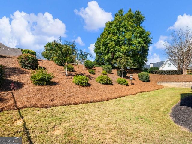 92 Hawthorn Way, Hoschton, GA 30548