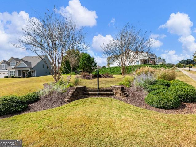 92 Hawthorn Way, Hoschton, GA 30548