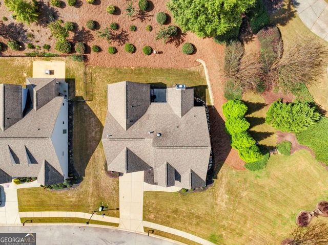 92 Hawthorn Way, Hoschton, GA 30548