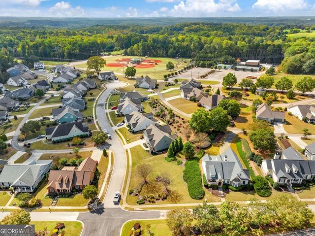 92 Hawthorn Way, Hoschton, GA 30548