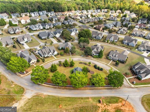 92 Hawthorn Way, Hoschton, GA 30548