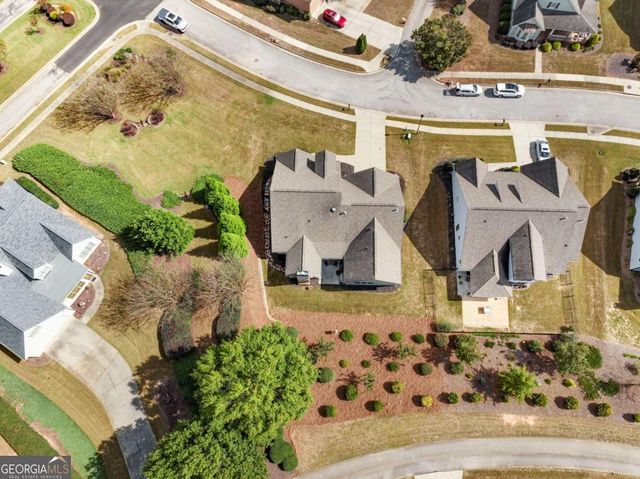 92 Hawthorn Way, Hoschton, GA 30548