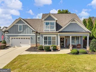 92 Hawthorn Way, Hoschton, GA 30548