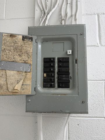 530 S Edgewood Cir, Pensacola, FL 32506